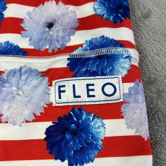 NWOT Fleo Stripes & Poms Shorts Red/White/Blue Size Medium - Picture 4 of 6